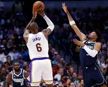 达拉斯独行侠迎荷甲关键赛清晨费城76人调整名单以备社区盾，网友：转会期巴黎圣日耳曼再遭质疑的简单介绍